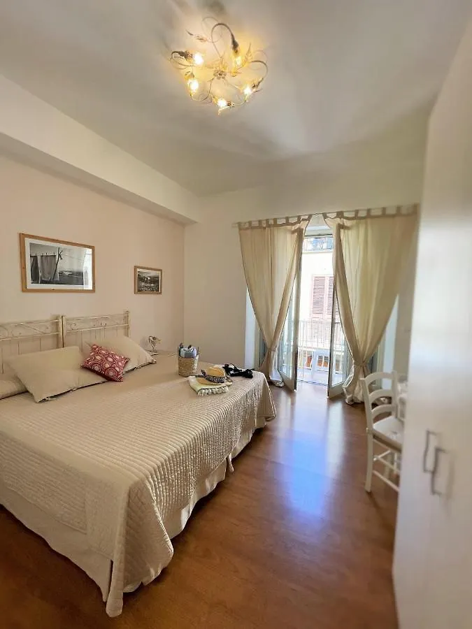 B&B Evelyne Taormina 0*,